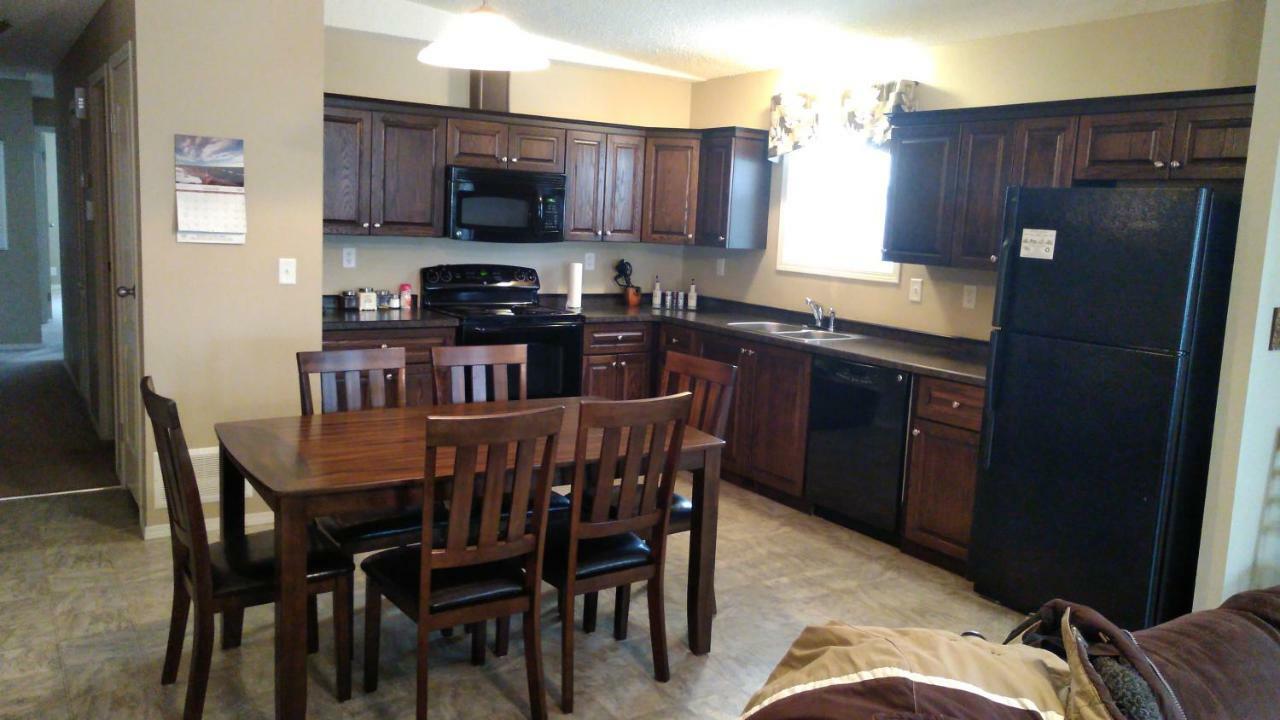 Campbell'S Accommodations Gull Lake Экстерьер фото